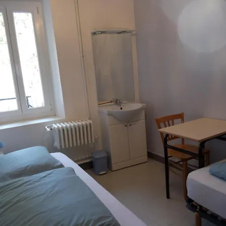 Maison Familiale Des Gueyniers Couette-café