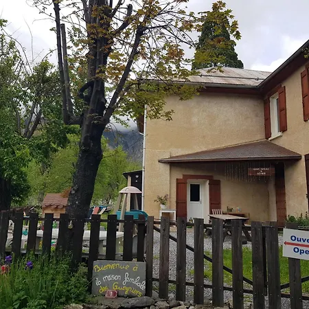 Maison Familiale Des Gueyniers *