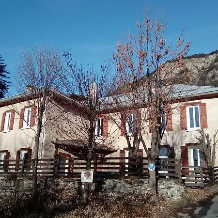 Maison Familiale Des Gueyniers Bed & Breakfast Jausiers