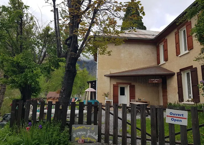 Maison Familiale Des Gueyniers *